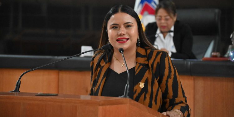 PRESENTA DIPUTADA GUADALUPE VÁZQUEZ INICIATIVA DE ELIMINACIÓN DE FUERO EN BCS