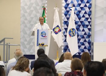 RINDE RECTOR DE LA UABCS SU SEGUNDO INFORME DE GESTIÓN ACÁDEMICO- ADMINISTRATIVA