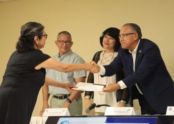 RECONOCE UABCS A PERSONAL ACADÉMICO JUBILADO POR SU VALIOSA TRAYECTORIA Y APORTACIONES A LA INSTITUCIÓN