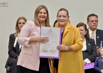 RECIBE CONSTANCIA DE MAYORÍA REBECA BARRERA AMADOR COMO MAGISTRADA ELECTORAL