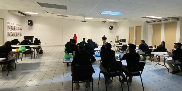 REFUERZA PGJE CAPACITACIÓN POLICIAL CON CURSO DE COMPETENCIAS BÁSICAS DE LA FUNCIÓN POLICIAL