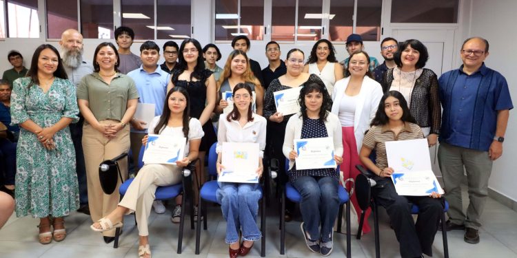 UABCS RECONOCE A ESTUDIANTES QUE  CONCLUYERON SUS NIVELES DE INGLÉS EN  EL DEPARTAMENTO DE LENGUAS EXTRANJERAS