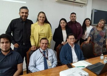 PRESENTA ISSSTE BCS ANTE OFICINAS CENTRALES EL PROGRAMA “ ESCUELAS PARA PADRES”
