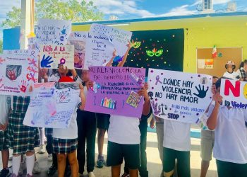 EN LOS CABOS SE PROMUEVE LA PAZ Y EL RESPETO DESDE LAS INFANCIAS CON DESFILE CONTRA LA VIOLENCIA DE GÉNERO