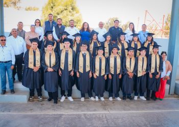 CELINA RAMÍREZ RECONOCE EL ESFUERZO DE LOS ESTUDIANTES EN LAS GRADUACIONES DE CECyTEEMSAD