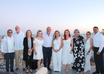 SALE BRIGADA DE BOMBEROS DE SAN JOSÉ DEL CABO EN APOYO A BOMBEROS DE TECATE POR FUERTES INCENDIOS FORESTALES