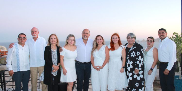 SALE BRIGADA DE BOMBEROS DE SAN JOSÉ DEL CABO EN APOYO A BOMBEROS DE TECATE POR FUERTES INCENDIOS FORESTALES