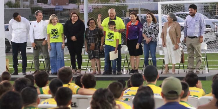 ENTREGA GOBERNADOR VÍCTOR CASTRO REHABILITACIÓN DEL CAMPO DE FÚTBOL 7 EN LA UNIDAD DEPORTIVA NUEVO SOL