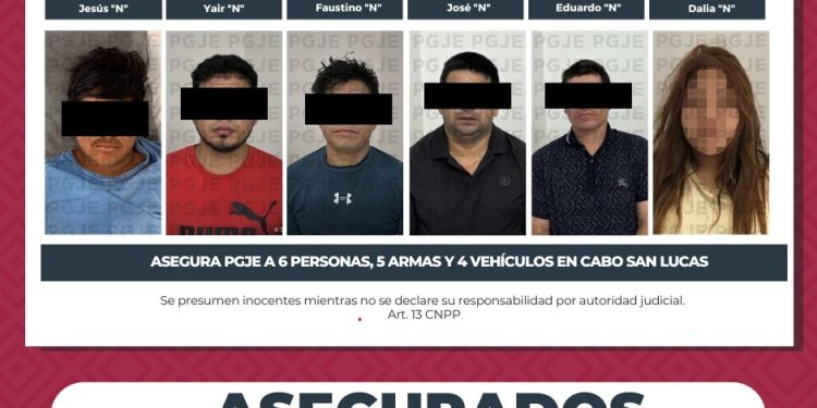 ASEGURA PGJE A 6 PERSONAS, 5 ARMAS Y 4 VEHÍCULOS EN CABO SAN LUCAS