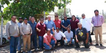 GOBERNADOR VCC SE REÚNE CON TRABAJADORES DE MAQUINARIA PESADA DE LA JUNTA ESTATAL DE CAMINOS