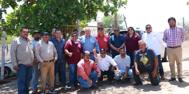GOBERNADOR VCC SE REÚNE CON TRABAJADORES DE MAQUINARIA PESADA DE LA JUNTA ESTATAL DE CAMINOS