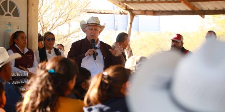 INICIAN TRABAJOS DE RECONSTRUCCIÓN DE UNA VIALIDAD Y UNA ESCUELA EN SANTA ROSALIA
