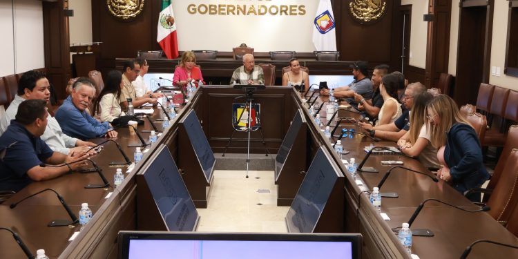 RESPALDA VÍCTOR CASTRO INICIATIVA SOBRE EL PLAN DE MANEJO PARA AVISTAMIENTO DE ORCAS