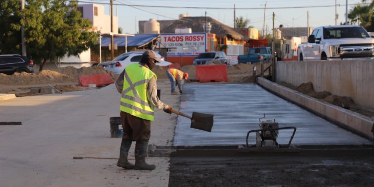 SE GRADÚAN 189 ALUMNOS DE LA UNIVERSIDAD PEDAGÓGICA NACIONAL LA PAZ