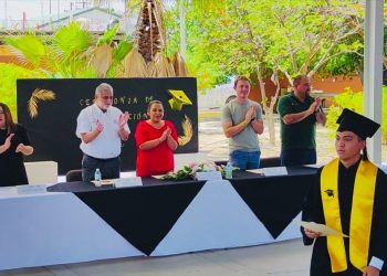 INICIAN TRABAJOS DE RECONSTRUCCIÓN DE UNA VIALIDAD Y UNA ESCUELA EN SANTA ROSALIA