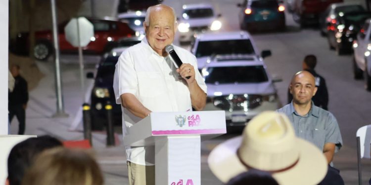 ENTREGA GOBERNADOR UNA OBRA MÁS DE PAVIMENTACIÓN EN LA PAZ