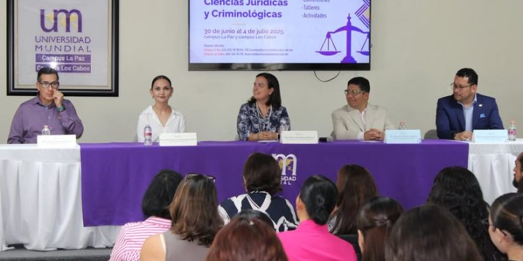 CONCLUYÓ CON ÉXITO LA SEMANA DE CIENCIAS JURÍDICAS Y CRIMINOLÓGICAS EN LA UNIVERSIDAD MUNDIAL