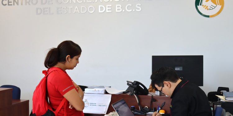TIENE MESA DE SEGURIDAD IDENTIFICADO A UN PROBABLE RESPONSABLE DE LA COLOCACIÓN DE MANTAS EN BCS