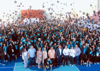    ENCABEZA ALCALDE CHRISTIAN AGÚNDEZ CEREMONIA DE CLAUSURA DEL CETMAR NO. 31 EN CABO SAN LUCAS