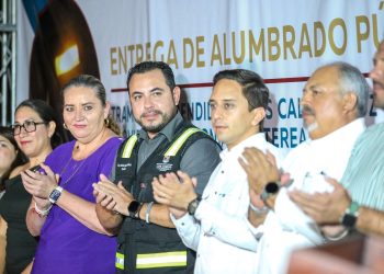ATIENDE ALCALDE DE LOS CABOS CHRISTIAN AGÚNDEZ SOLICITUD DE VECINOS DE MONTE REAL: ILUMINA EL BULEVAR LA PROVIDENCIA Y CALLE EL SAUZ
