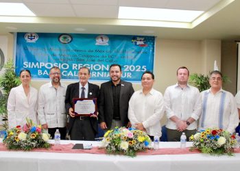 ATIENDE ALCALDE DE LOS CABOS CHRISTIAN AGÚNDEZ SOLICITUD DE VECINOS DE MONTE REAL: ILUMINA EL BULEVAR LA PROVIDENCIA Y CALLE EL SAUZ