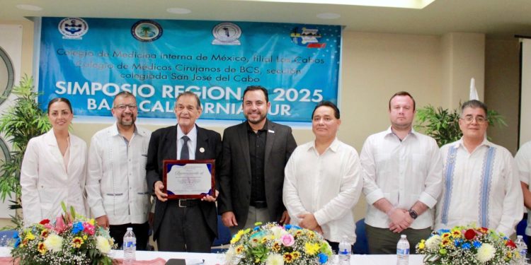 ATIENDE ALCALDE DE LOS CABOS CHRISTIAN AGÚNDEZ SOLICITUD DE VECINOS DE MONTE REAL: ILUMINA EL BULEVAR LA PROVIDENCIA Y CALLE EL SAUZ