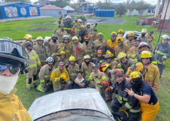 BOMBERO DE CABO SAN LUCAS RECIBE FORMACIÓN ESPECIALIZADA SOBRE RESCATE URBANO Y EXTRACCIÓN VEHICULAR EN EL SALTO, JALISCO