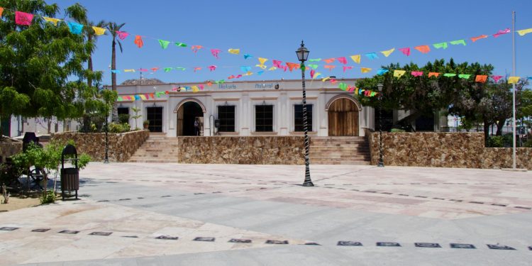 AVANZA EN CABO SAN LUCAS ORGANIZACIÓN DEL FESTIVAL Y DESFILE DE DÍA DE MUERTOS