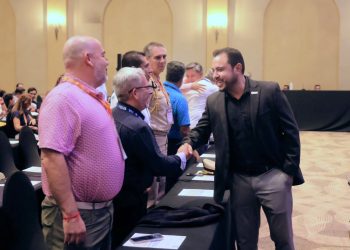 IMPULSA ALCALDE CHRISTIAN AGUNDEZ INNOVACIÓN TURÍSTICA EN EL 10° FORO INTERNACIONAL DE MARKETING Y VENTA LOS CABOS