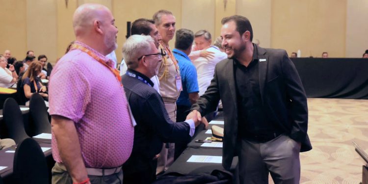 IMPULSA ALCALDE CHRISTIAN AGUNDEZ INNOVACIÓN TURÍSTICA EN EL 10° FORO INTERNACIONAL DE MARKETING Y VENTA LOS CABOS