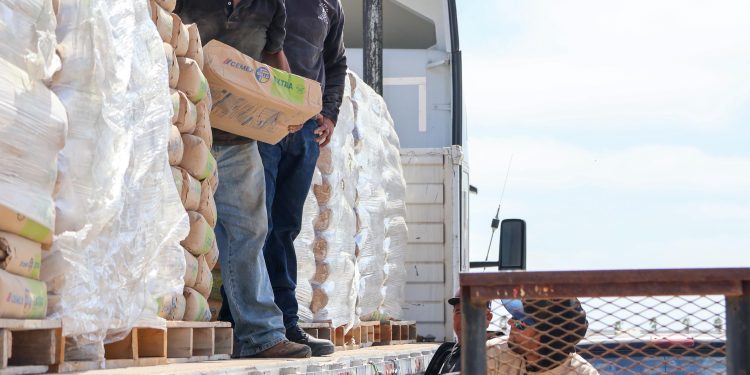 INICIA TERCERA ETAPA DE ENTREGA DE TINACOS Y CEMENTO EN ZONA PACÍFCO NORTE EN MULEGÉ