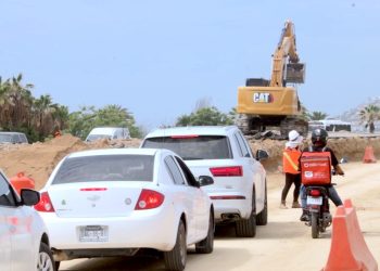 REALIZAN REMOCIÓN DE CARPETA ASFÁLTICA Y SE HABILITA VÍA ALTERNA POR TRABAJOS EN LA GLORIETA FONATUR