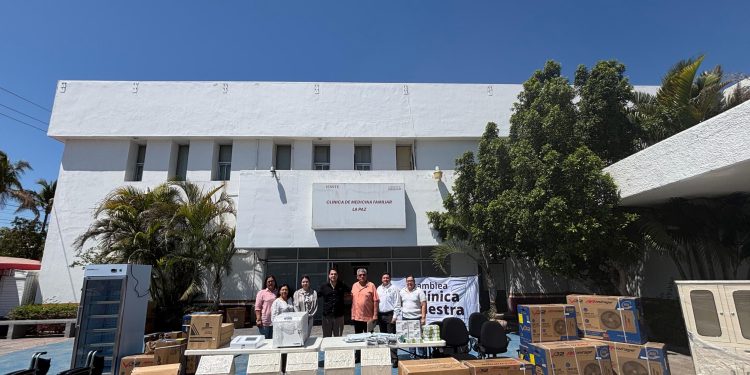 RECIBE CMF LA PAZ DEL ISSSTE EQUIPAMIENTO E INSUMOS DEL PROGRAMA LA CLÍNICA ES NUESTRA