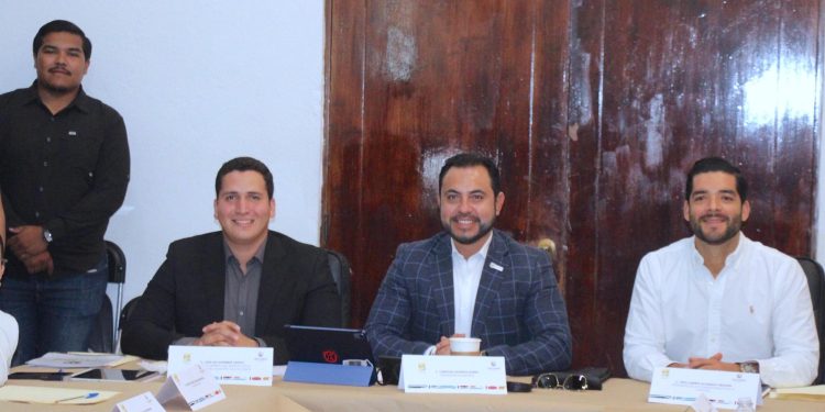 FIRMA DIF LOS CABOS CONVENIO CON EL CENTRO ECUESTRE DOMENECQ EN BENEFICIO DE LA NIÑEZ CON DISCAPACIDAD
