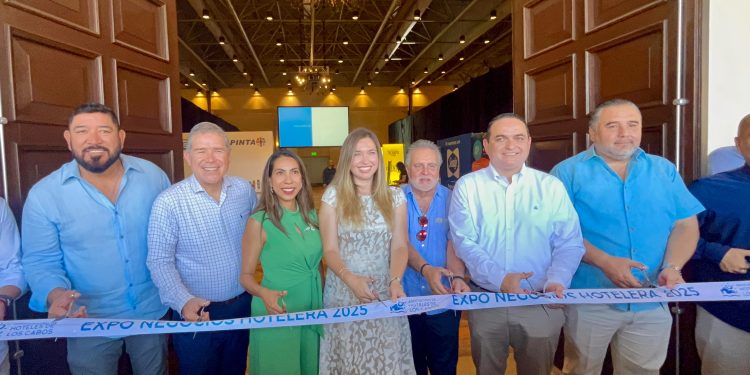 FORTALECE LOS CABOS VÍNCULOS CON EL SECTOR HOTELERO EN LA SEXTA EXPO NEGOCIOS HOTELERA