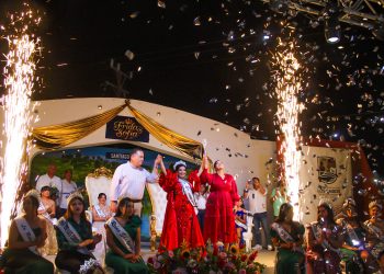 CORONAN A TERESA I COMO REYNA DE LOS CABALGANTES DE LAS FIESTAS TRADICIONALES SANTA ANITA 2025