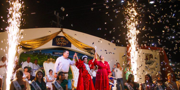 CORONAN A TERESA I COMO REYNA DE LOS CABALGANTES DE LAS FIESTAS TRADICIONALES SANTA ANITA 2025