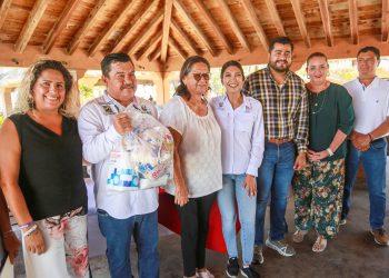 ENTREGA DIF 100 APOYOS ALIMENTARIOS A FAMILIAS DE PESCADORES EN SAN JOSÉ DEL CABO