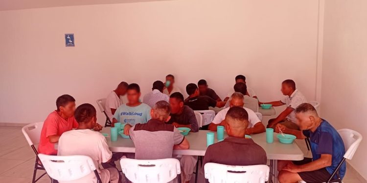 ENTREGA DIF 100 APOYOS ALIMENTARIOS A FAMILIAS DE PESCADORES EN SAN JOSÉ DEL CABO