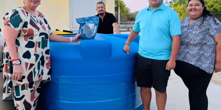 GESTIONA REGIDORA MARISELA PERALTA ENTREGA DE TINACOS Y CISTERNAS PARA HABITANTES DE SANTA CRUZ Y LA RIBERA