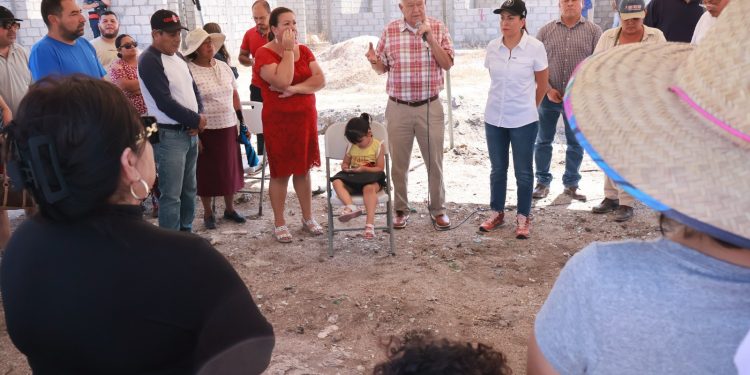 GOBERNADOR VÍCTOR CASTRO BRINDARÁ CERTIDUMBRE LEGAL A FAMILIAS DEL PREDIO MAR SOL EN LA PAZ