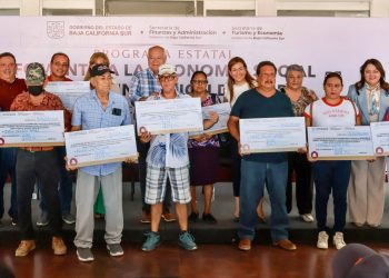 GOBIERNO DE BCS IMPULSA LA ECONOMÍA LOCAL CON ENTREGA DE APOYOS A EMPRENDEDORAS Y EMPRENDEDORES PACEÑOS