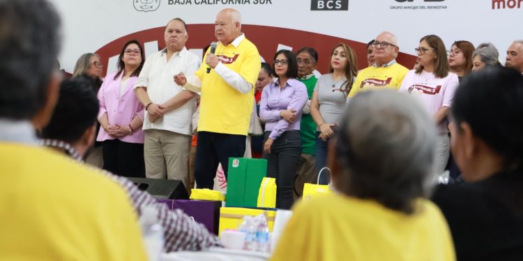 FIRMAN CONVENIO ICATEBCS E IMM PARA FORTALECER EL DESARROLLO DE LAS MUJERES EN LA ENTIDAD