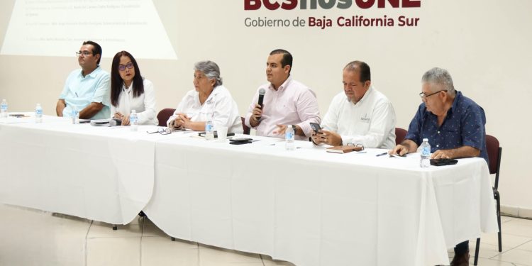 FIRMAN CONVENIO ICATEBCS E IMM PARA FORTALECER EL DESARROLLO DE LAS MUJERES EN LA ENTIDAD