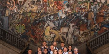 ANUNCIAN CARAVANAS DE SALUD Y MEJORAS EDUCATIVAS TRAS REUNIÓN EN PALACIO NACIONAL