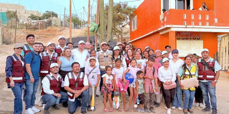 ALCALDE CHRISTIAN AGÚNDEZ ENTREGA 100 TINACOS Y AGUA POTABLE EN PIPAS PARA FAMILIAS DE LA COLONIA LÓPEZ OBRADOR