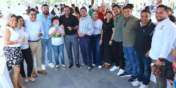     SE DESARROLLÓ CON ÉXITO EL PRIMER MERCADO INFANTIL: JUGAR PARA APRENDER A EMPRENDER