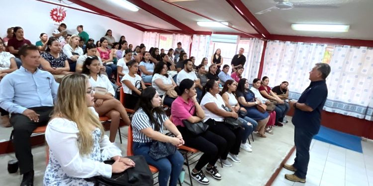 GOBIERNO MUNICIPAL CAPACITA A MONITORAS EDUCATIVAS QUE APOYAN A NIÑEZ CON DISCAPACIDAD
