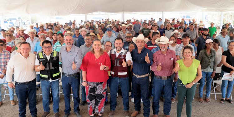 ENTREGÓ ALCALDE CHRISTIAN AGÚNDEZ APOYOS AL SECTOR GANADERO PARA MITIGAR EFECTOS DE LA SEQUÍA