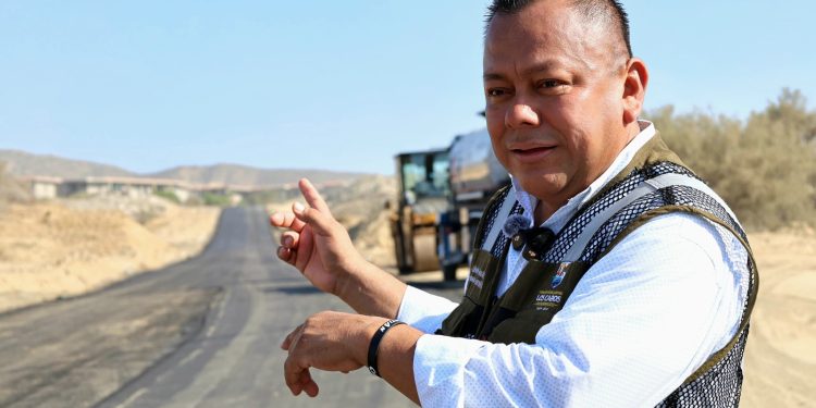    A MITAD DE SEMANA SE PODRÁ CIRCULAR POR NUEVA RUTA ALTERNA PARA OBRA DE PASO A DESNIVEL FONATUR: ROBERTO FLORES